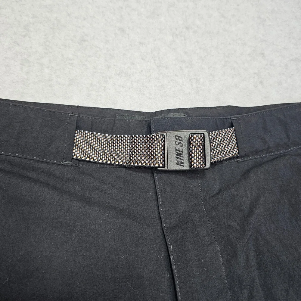 Nike SB‎ Mens Size 30 Skateboarding Black Shorts Lightweight Belted